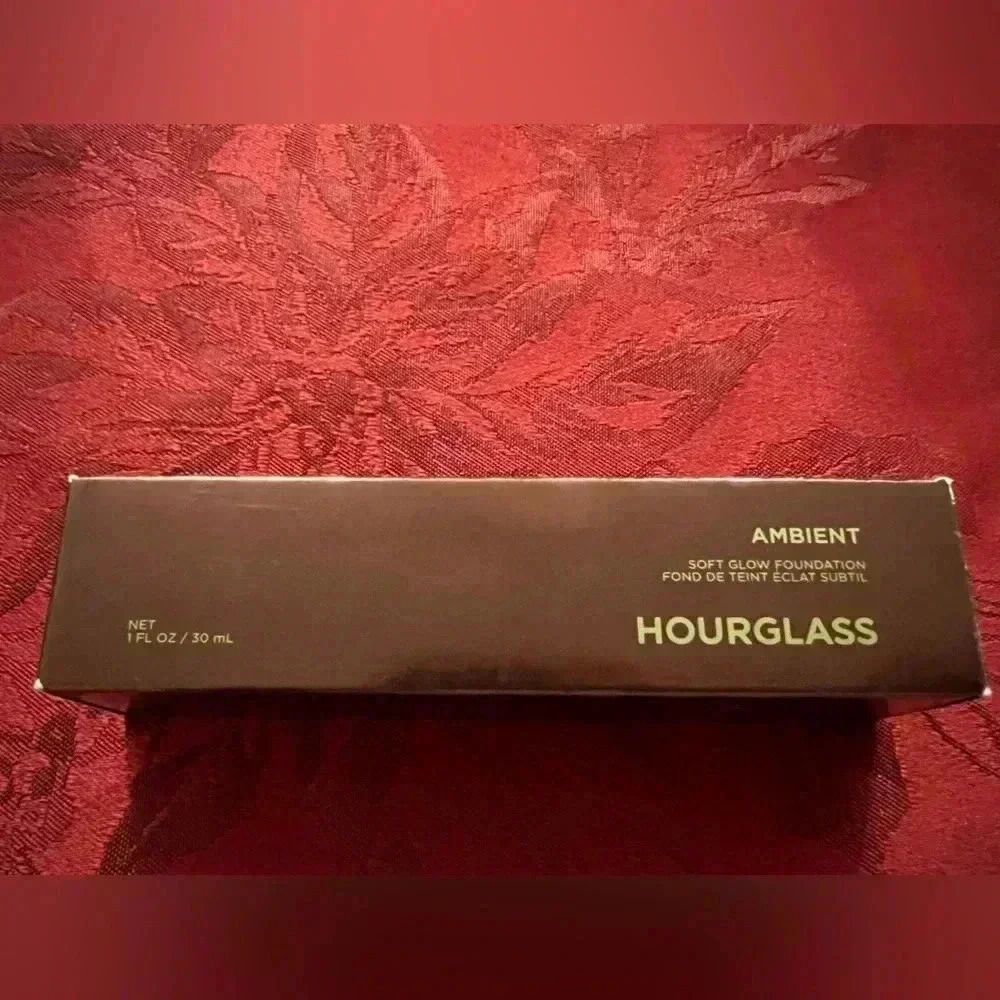 HOURGLASS AMBIENT 1 FL OZ SOFT GLOW FOUNDATION 13.5